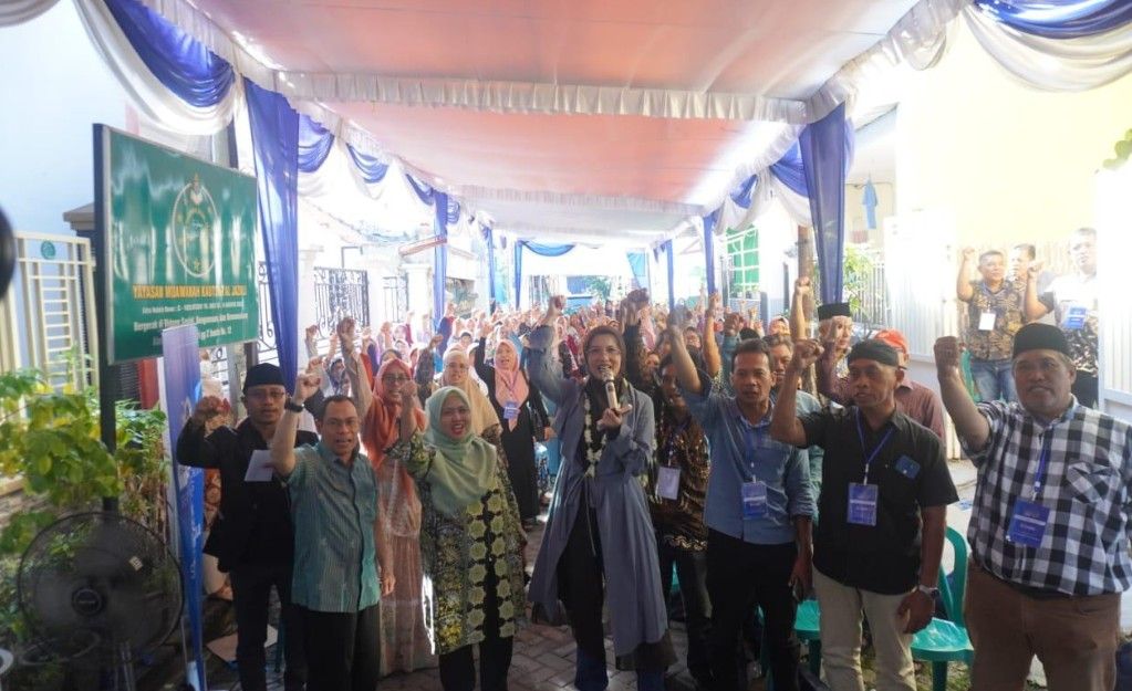 BGN dan DPR RI melaksanakan kegiatan sosialisasi program Makan Bergizi Gratis di Surabaya. (Foto: Istimewa)