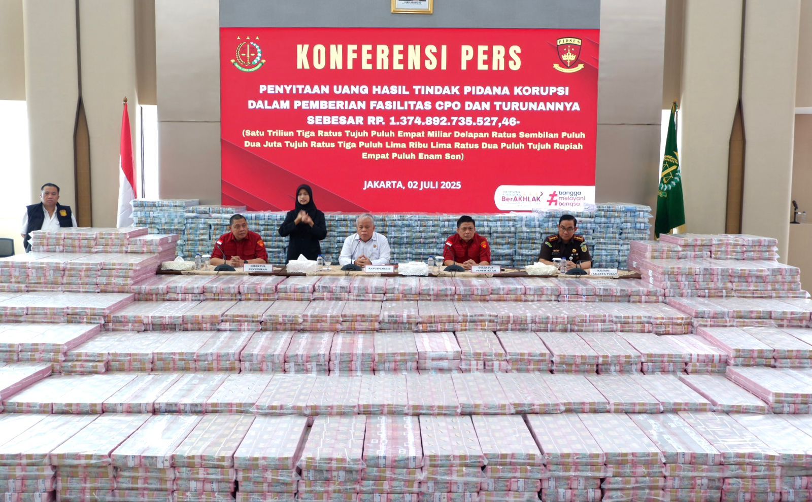 Kejagung menyita Rp 1,3 triliun terkait kasus korupsi CPO. 