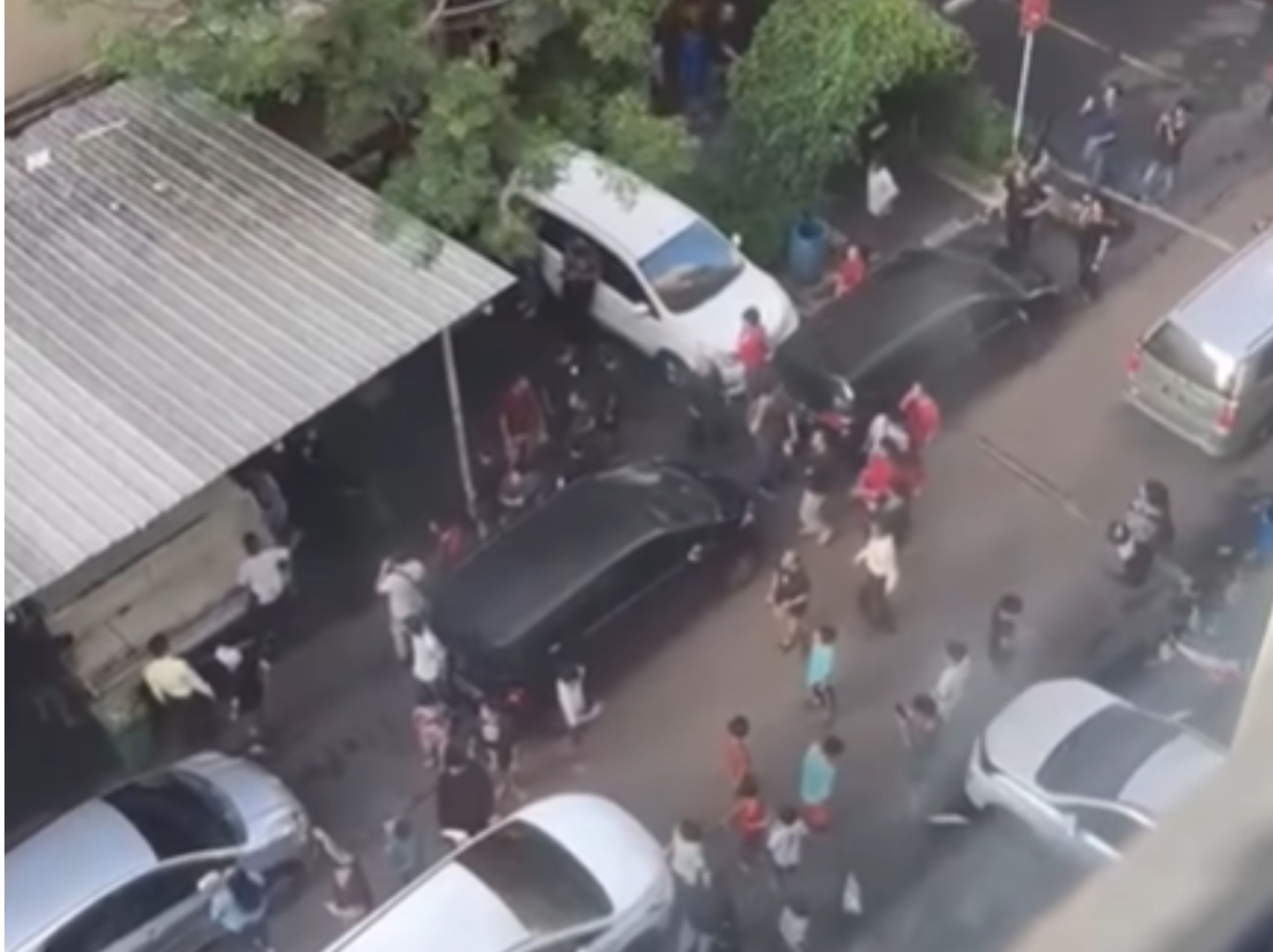 wanita lompat dari apartemen Kalibata City <b>(warung jurnalis)</b>
