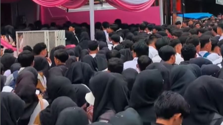 Ribuan Pelamar Kerja Padati Toko Ritel di Cianjur Pagi Ini <b>(Instagram @cianjurtea_)</b>