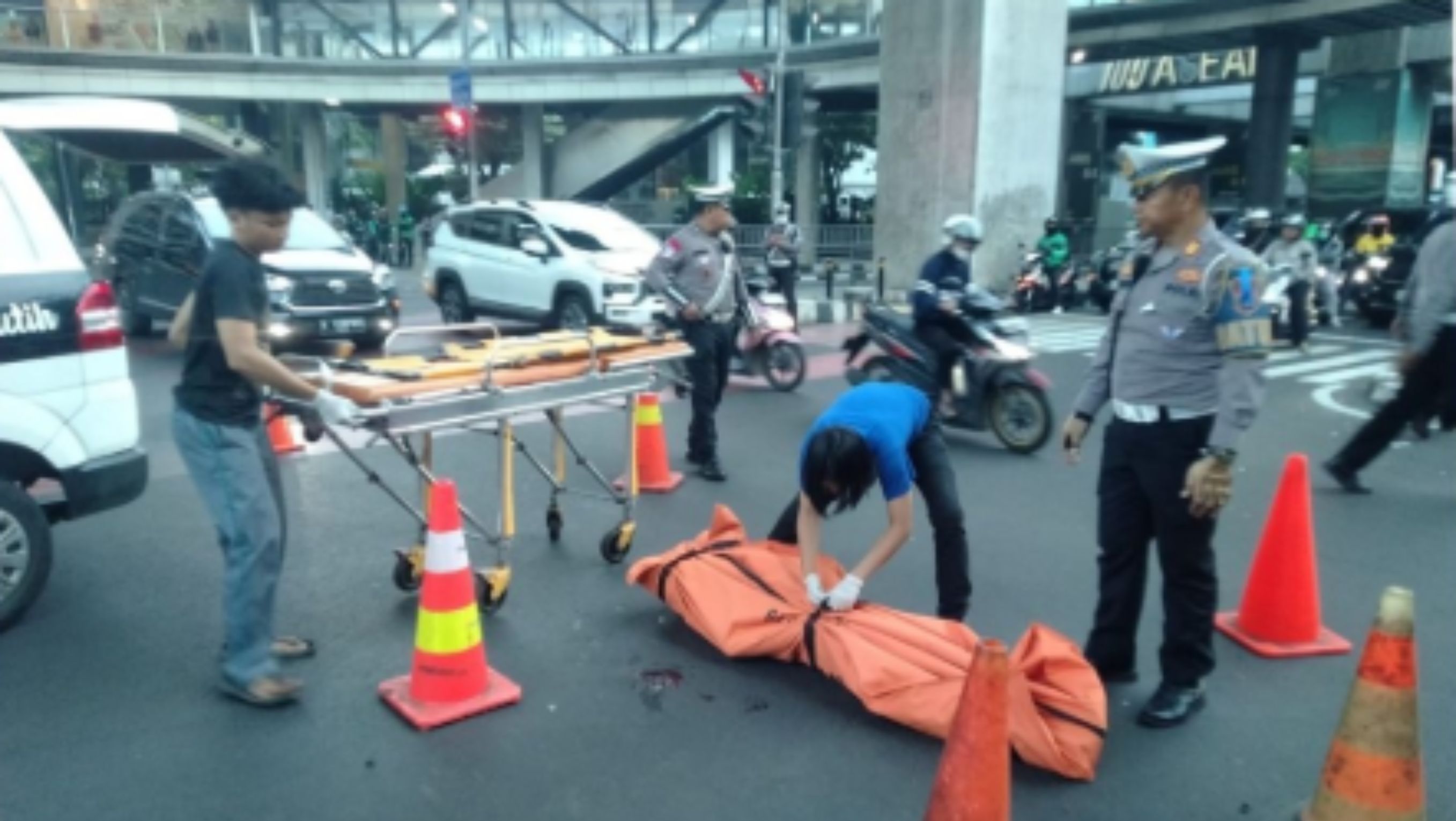 Kecelakaan di Simpang CSW Jaksel <b>(TMC Polda Metro)</b>