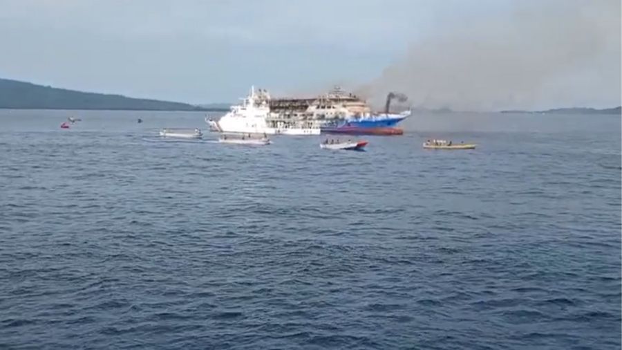 KM Barcelona 5 Terbakar di Perairan Pulau Talise  <b>(Dok: NTVNews.id)</b>