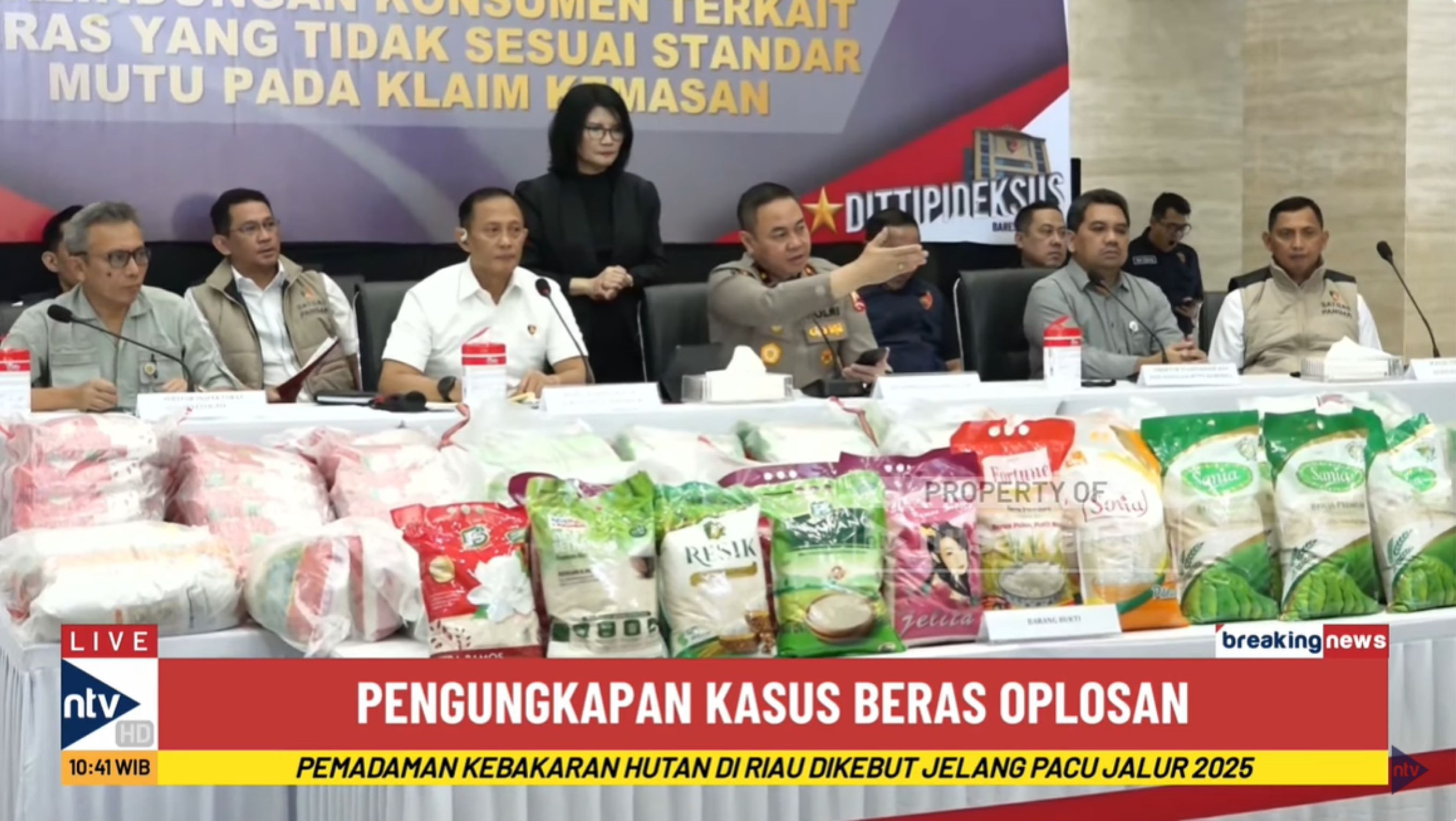 Bareskrim Polri Ungkap Kasus Beras Premium Oplosan  <b>(Dok. YouTube Nusantara TV)</b>