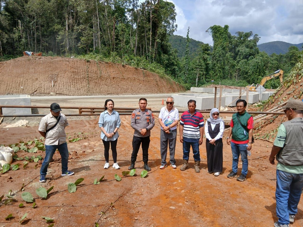 OC Kaligis di lokasi tambang di Halmahera Utara, Maluku Utara. 