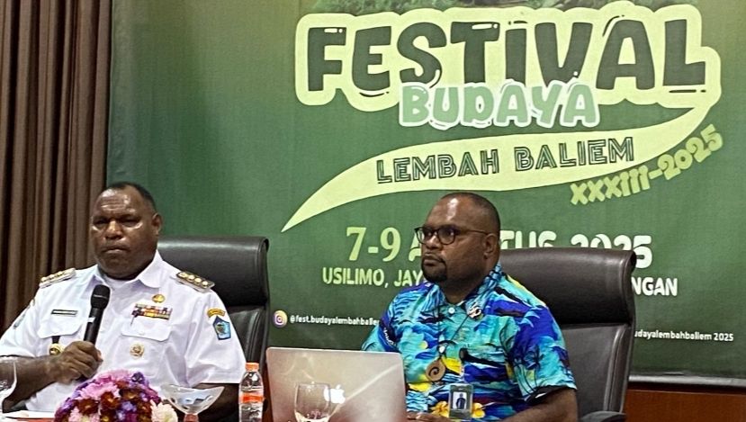 Athenius Murip Bupati Jayawijaya (konferensi pers Festival Budaya Lembah Baliem 2025) <b>(NTVNews)</b>