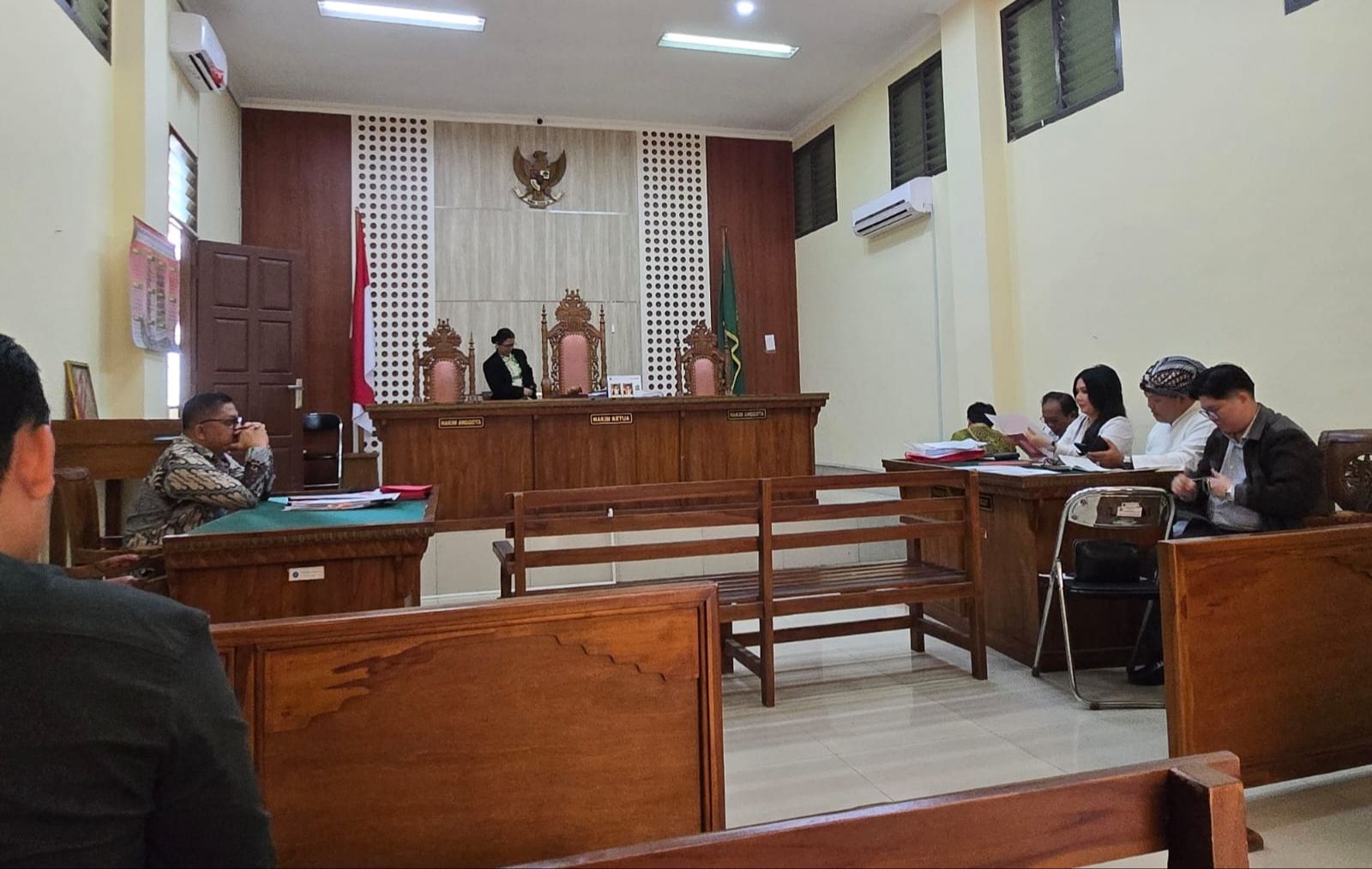 Sidang perkara terkait restoran Bebek Tepi Sawah. 