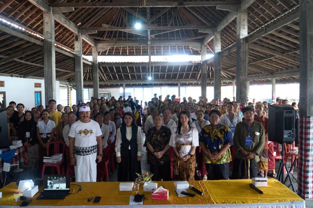 DPR RI bersama Badan Gizi Nasional (BGN) menggelar sosialisasi program Makan Bergizi Gratis di Bale Banjar Sangging, Desa Adat Akah, Klungkung, Bali. (Foto: Istimewa)