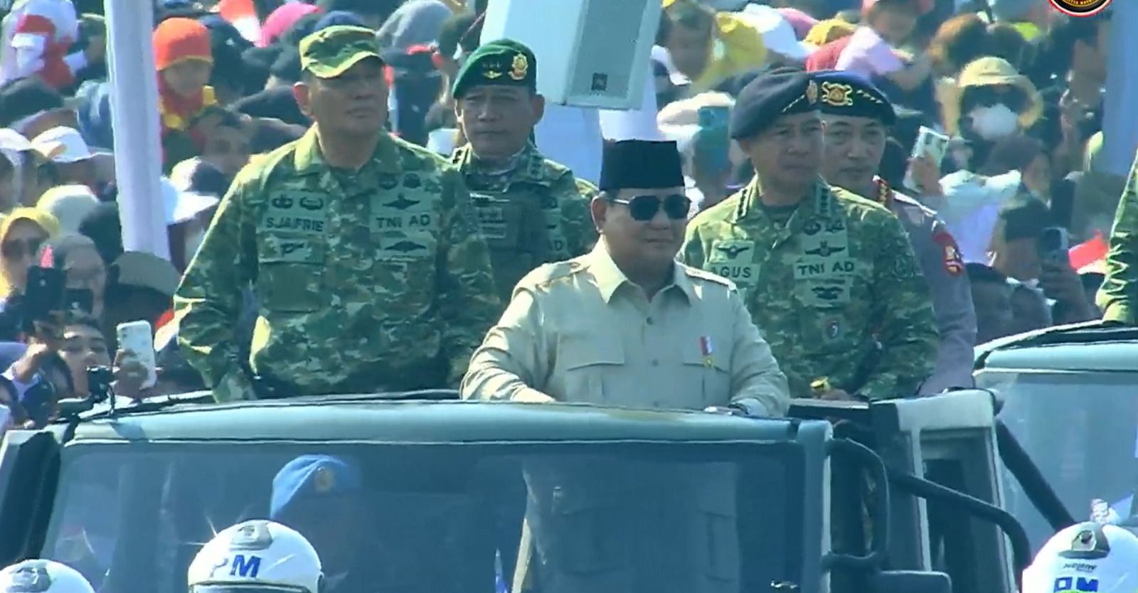 Presiden Prabowo Subianto memimpin Upacara Gelar Pasukan Operasional dan Kehormatan Militer di Lapangan Udara Suparlan, Pusdiklatpassus, Batujajar, Bandung, Minggu 10 Agustus 2025.