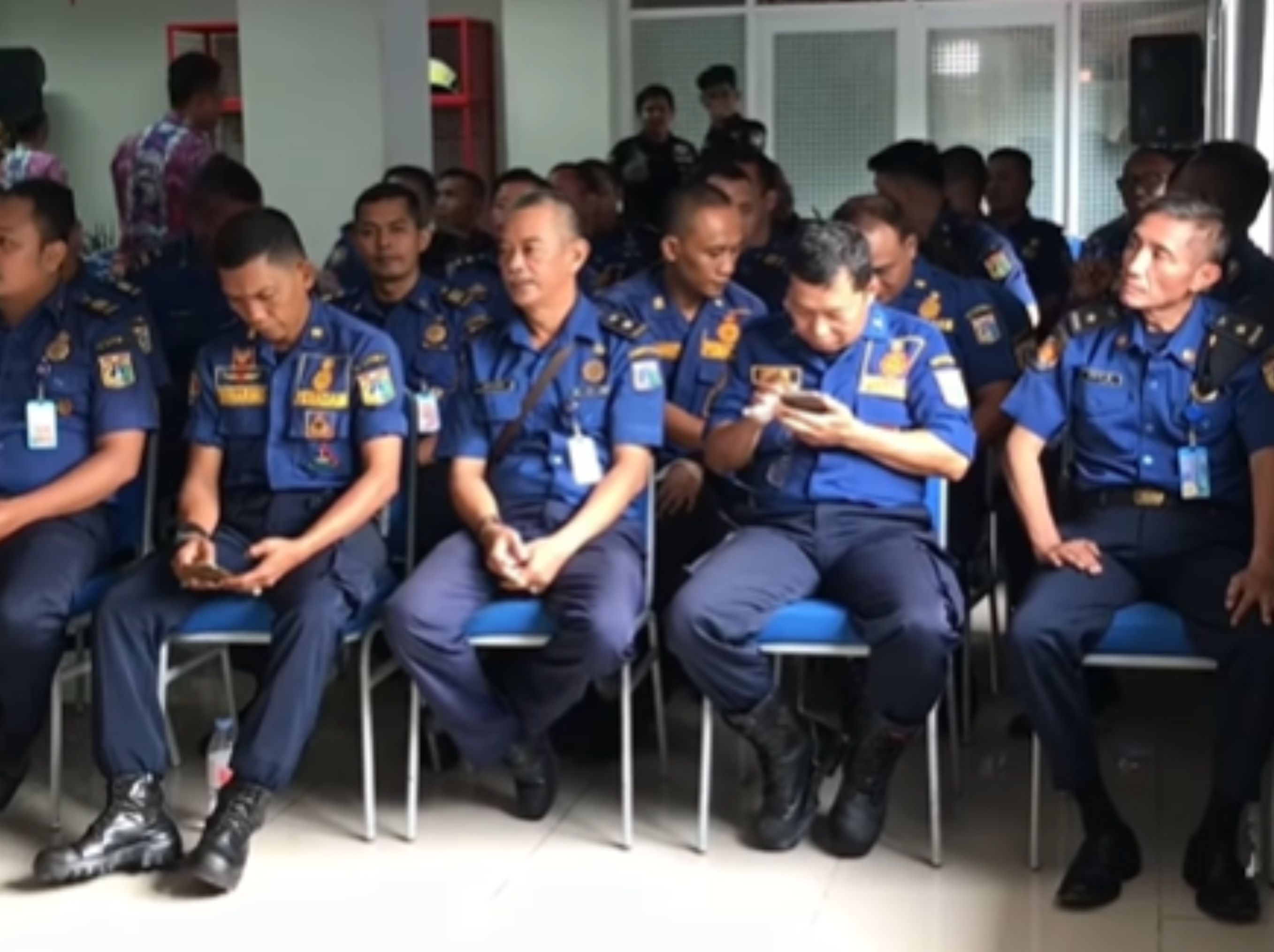 Pemerintah Provinsi DKI Jakarta membuka lowongan kerja untuk Penyedia Jasa Lainnya Perorangan (PJLP) Pemadam Kebakaran dan Penyelamatan Provinsi DKI Jakarta dengan total 1.000 formasi. <b>(damkar jaktim)</b>