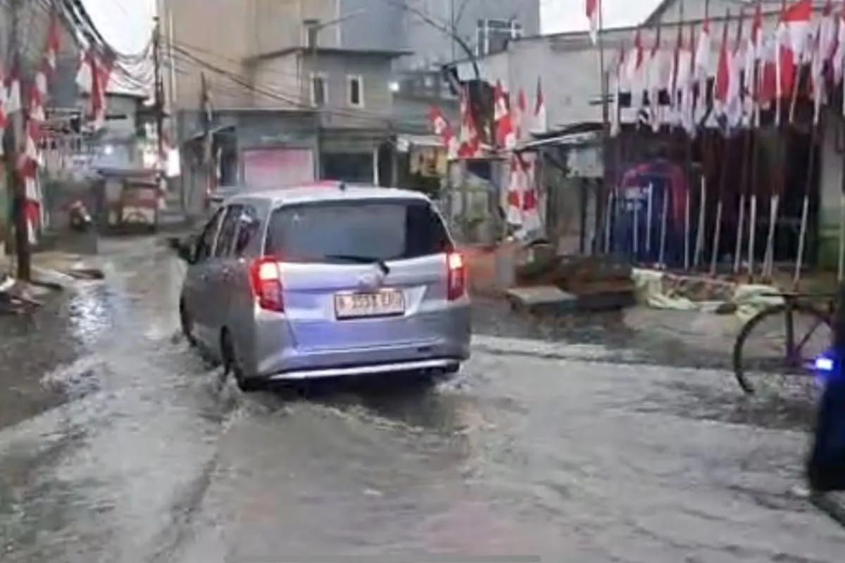 Banjir rob di kawasan Muara Angke pada Selasa 19 Agustus 2025. <b>(Antara)</b>