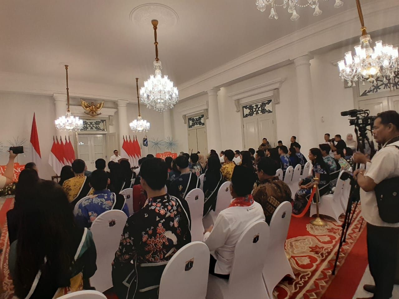 Pramono Terima 36 Finalis Abang None Jakarta di Balai Kota DKI <b>(NTVNews.id/ Adiansyah)</b>