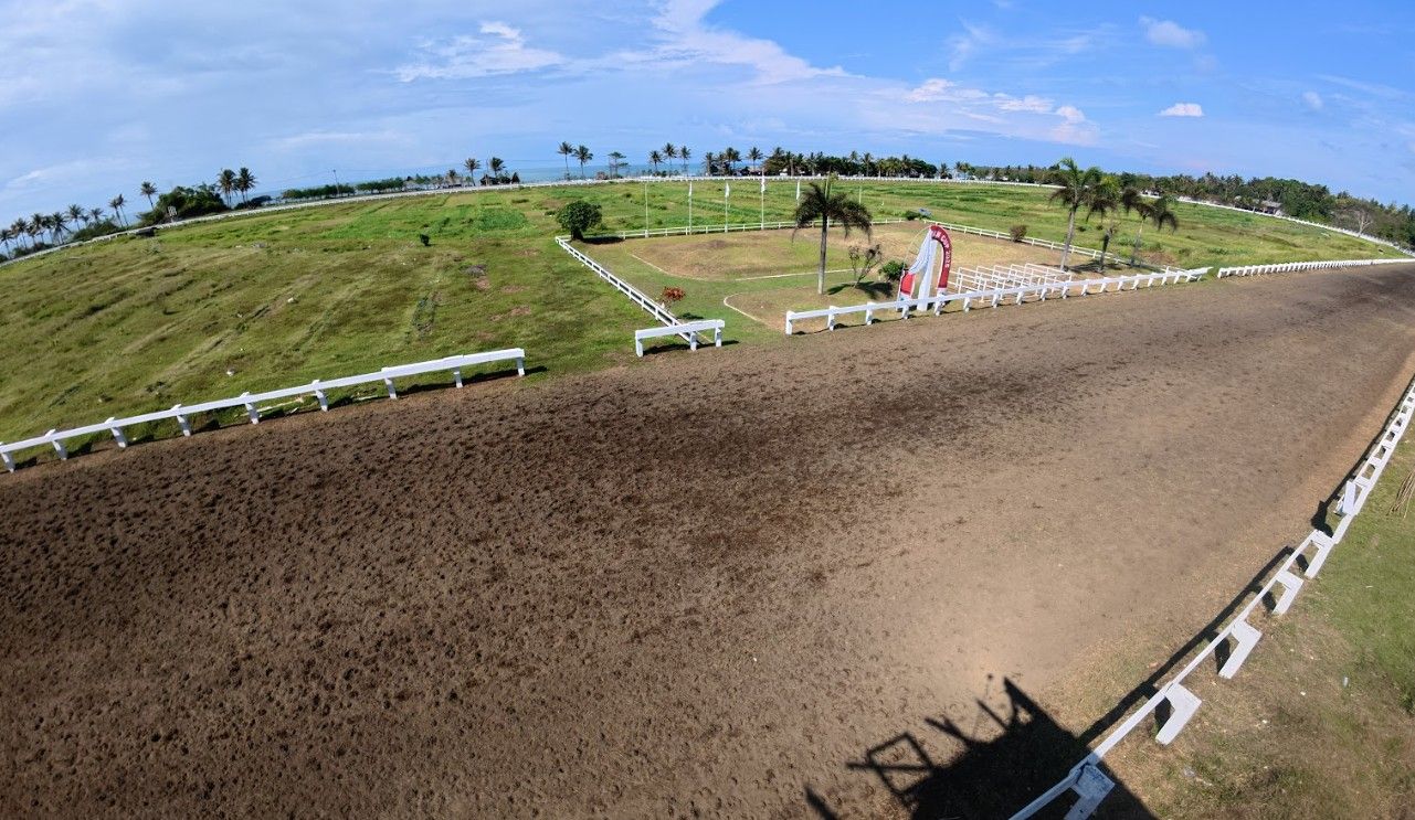 Gelanggang Pacuan Kuda Legok Jawa terletak di Pantai Madasari, Kecamatan Cimerak, Kabupaten Pangandaran, Jawa Barat. (Foto: Istimewa)