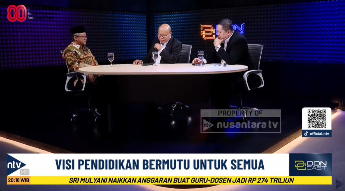 Mendikdasmen Abdul Mu'ti hadir sebagai narasumber program Doncast Nusantara TV yang dipandu jurnalis senior Nusantara TV, Don Bosco Selamun dan Donny de Keizer, pada Kamis, 21 Agustus 2025.