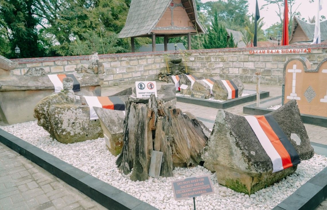 Komplek Makam Raja Sidabutar. (Foto: Istimewa/Dok/NTV)