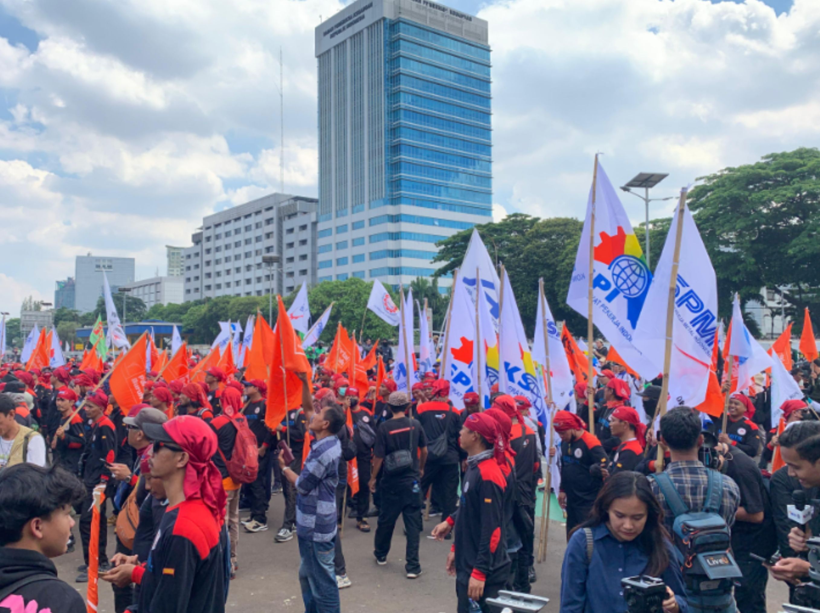 demo buruh di depan gedung DPR <b>(aswan)</b>