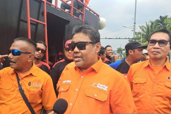 Ketua Umum Partai Buruh Said Iqbal menggelar jumpa pers setelah membubarkan massa aksi unjuk rasa di depan gerbang utama Gedung DPR/MPR di Jakarta, Kamis 28 Agustus 2025 siang. (ANTARA/Mario Sofia Nasution). <b>(Antara)</b>