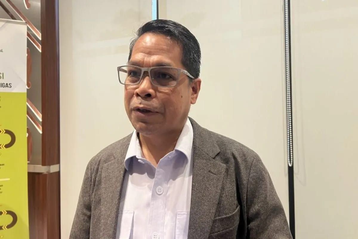 Direktur Jenderal Minyak dan Gas Bumi (Dirjen Migas) Kementerian ESDM Laode Sulaeman memberi keterangan ketika ditemui, di Kantor Direktorat Jenderal Minyak dan Gas Bumi (Migas) Kementerian ESDM, Jakarta, Selasa 9 September 2025. ANTARA/Putu Indah Sa <b>(Antara)</b>