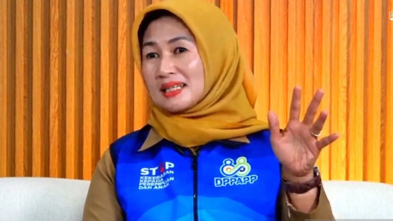 Kepala Dinas Pemberdayaan Perlindungan Anak dan Pengendalian Penduduk (DPPAPP) DKI Jakarta, Iin Mutmainah dalam Bicara Kota Series #18 bertema &quot;Feminist Urbanism: Mewujudkan Kota yang Adil Gender&quot; di Jakarta, Selasa (16/9/2025). <b>(ANTARA)</b>