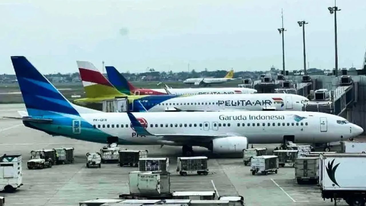 Arsip foto - Pesawat Garuda Indonesia dan Pelita Air di Bandara Internasional Soekarno Hatta Tangerang, Banten <b>(ANTARA)</b>