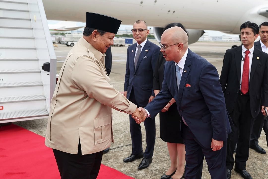 Presiden Republik Indonesia Prabowo Subianto tiba di Bandar Udara Internasional Kansai pukul 08.30 waktu setempat dalam rangka menghadiri dan mengunjungi Paviliun Indonesia di Osaka Expo 2025, Sabtu (20/9). <b>(Dok.Instagram)</b>