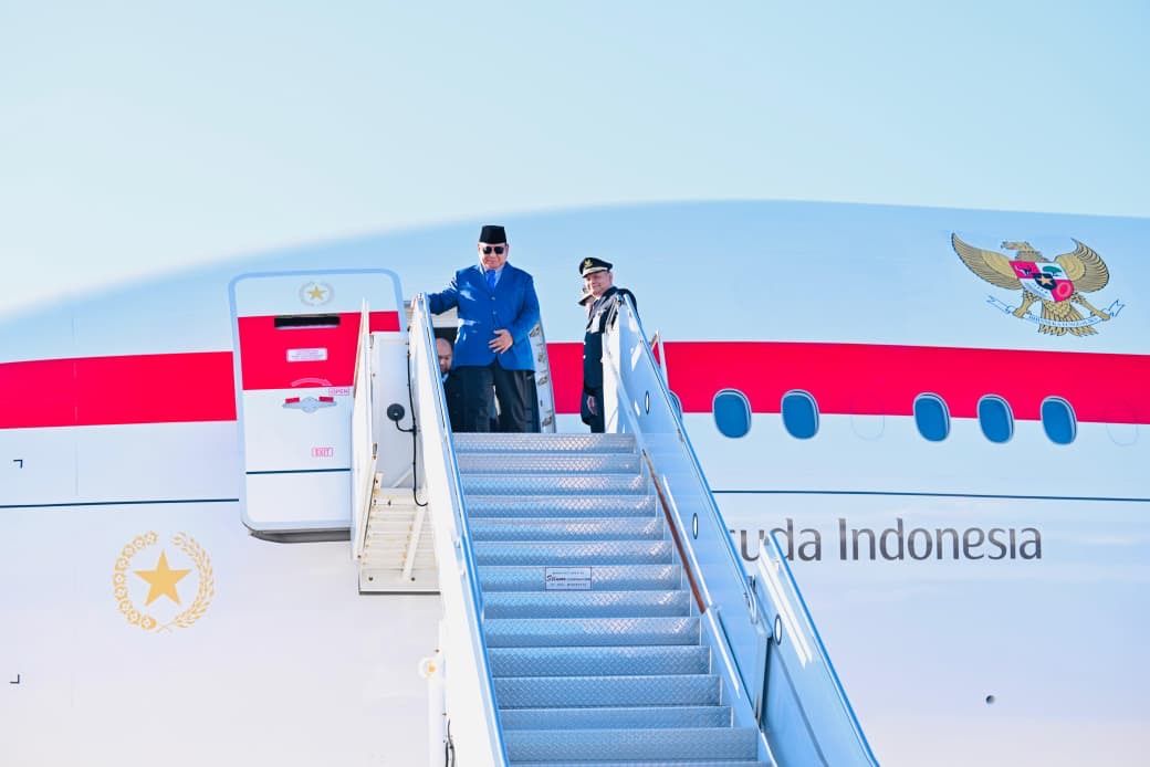 Presiden Republik Indonesia, Prabowo Subianto, tiba di Bandar Udara Internasional John F. Kennedy, New York, Amerika Serikat <b>(Sekretariat Presiden)</b>