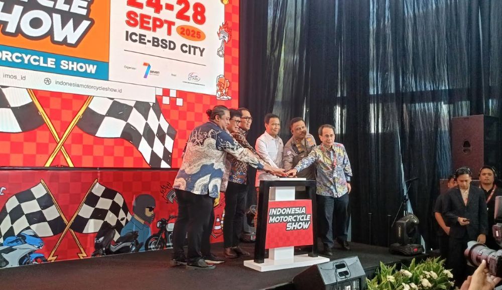 Wakil Menteri Perindustrian (Wamenperin) Faisol Riza secara resmi membuka IMOS 2025, pada Rabu, 24 September 2025. (Foto: Adiantoro/NTV)