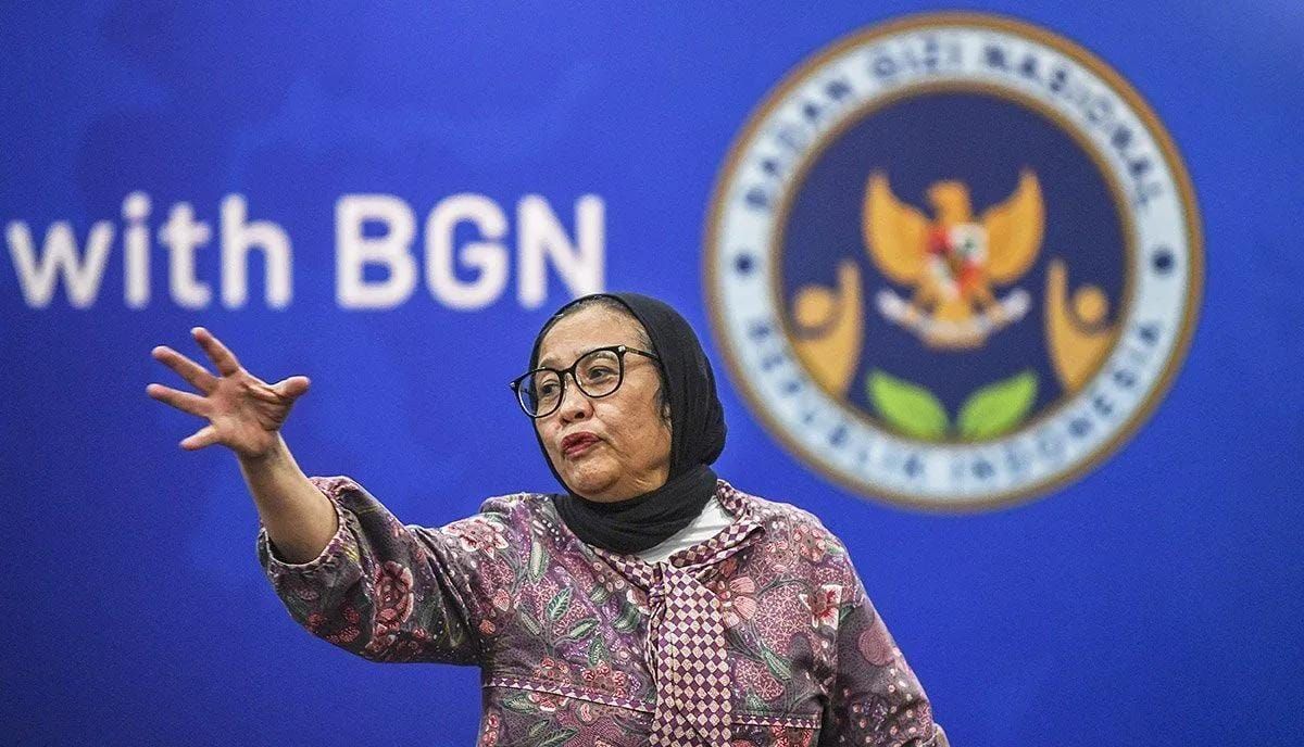 Wakil Kepala Badan Gizi Nasional (BGN) Nanik S. Deyang memberikan keterangan kepada wartawan di Kantor Badan Gizi Nasional (BGN) di Jakarta, Jumat 26 September 2025. ANTARA FOTO/Galih Pradipta/aa. <b>(Antara)</b>