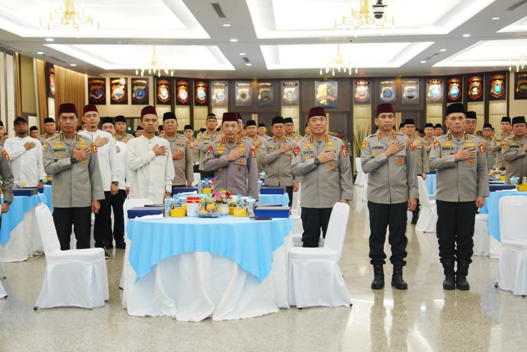 UAS saat silaturahmi dan ceramah di Mabes Polri. 