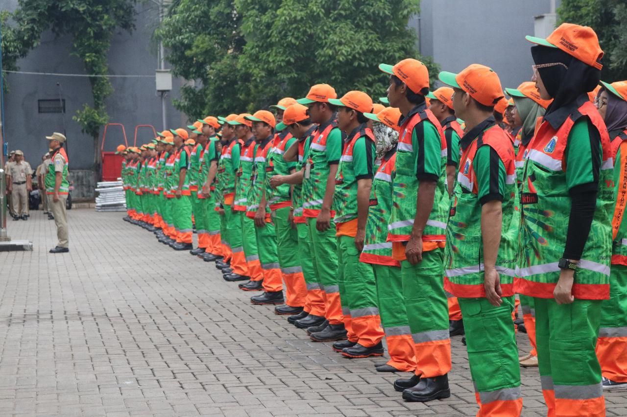 DLH DKI Kerahkan 2.100 Petugas Kebersihan untuk Sukseskan HUT ke-80 TNI  <b>(DLH DKI)</b>