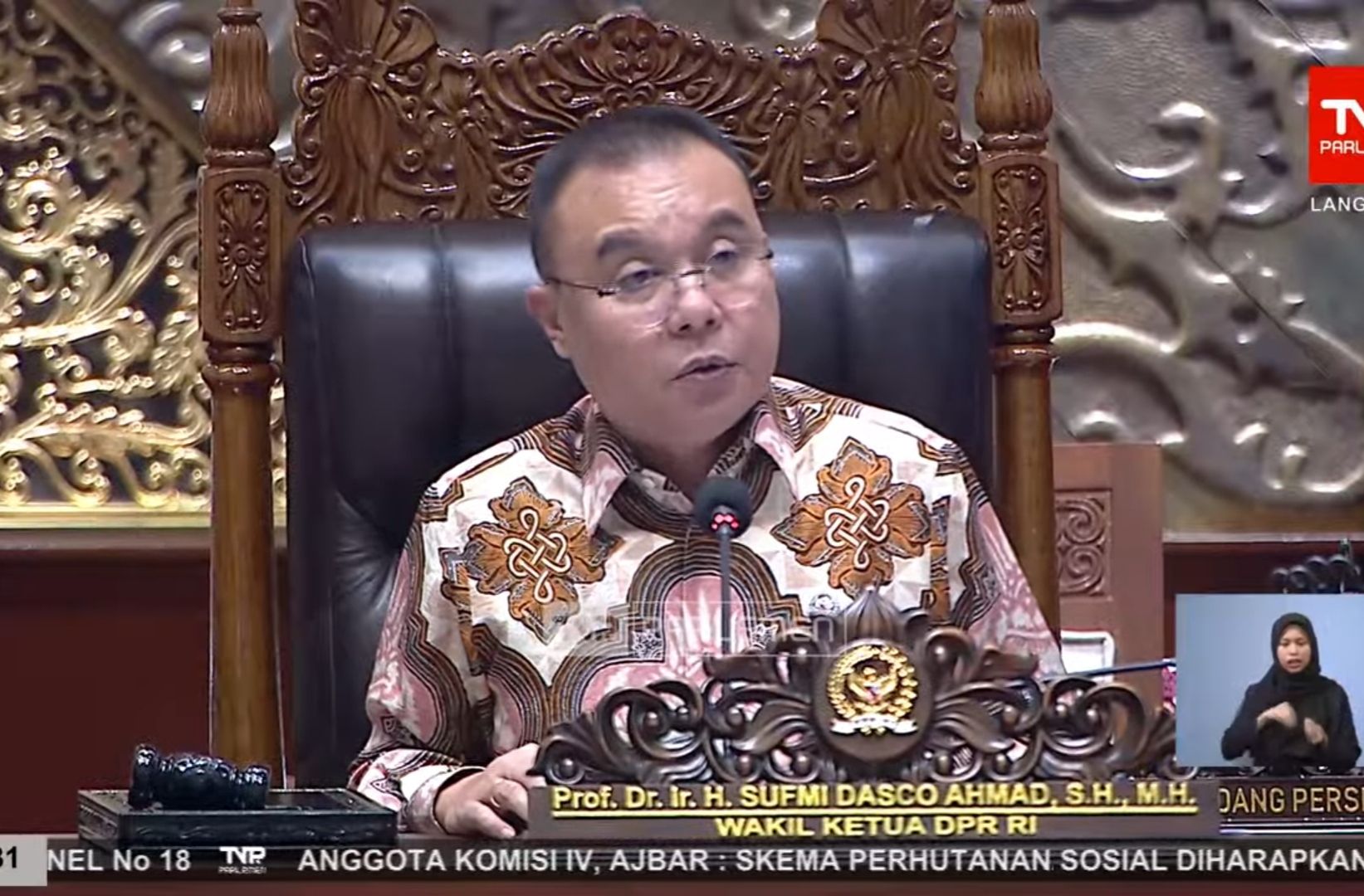 Wakil Ketua DPR RI Sufmi Dasco Ahmad memimpin rapat paripurna ke-6.  <b>(YouTube TVR Parlemen)</b>