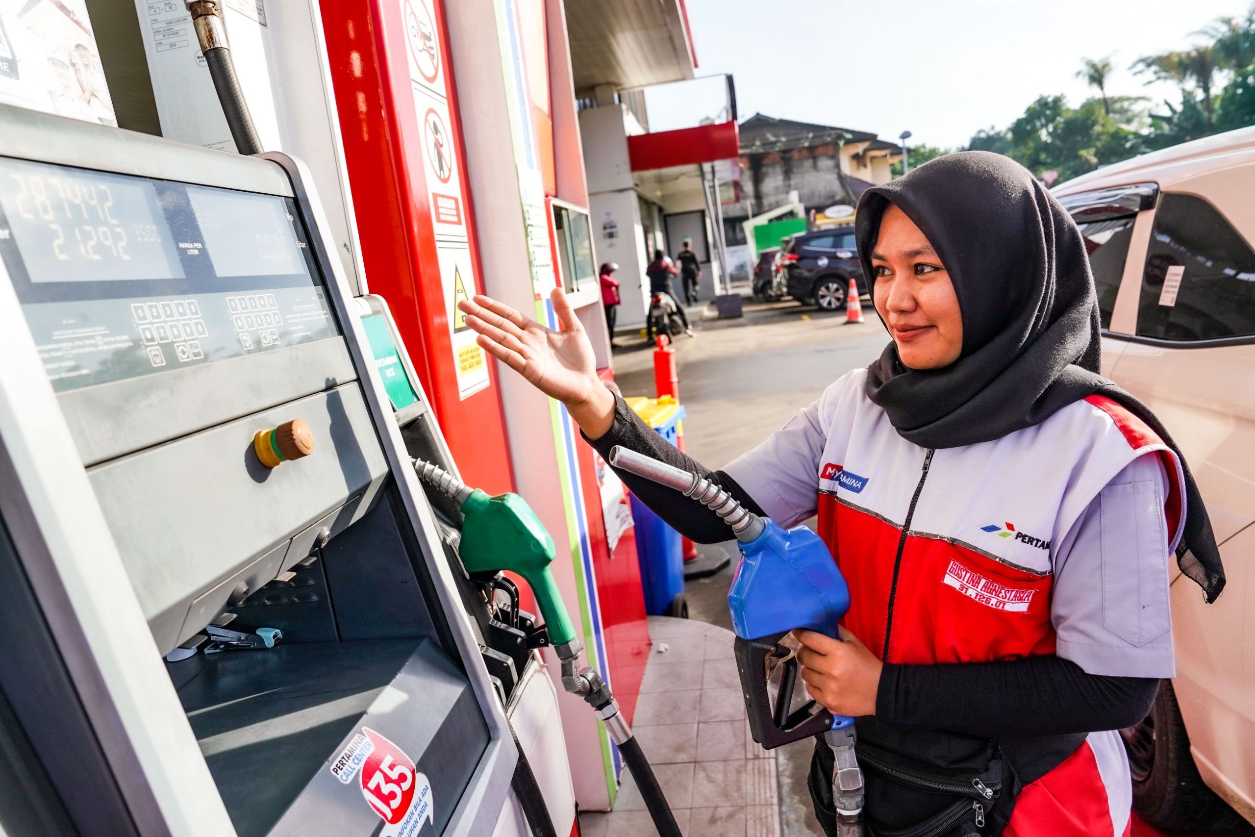 Pertamina Patra Niaga Pastikan Ketersediaan BBM Terjaga, Layani Masyarakat hingga Pelosok Negeri  <b>(ANTARA)</b>