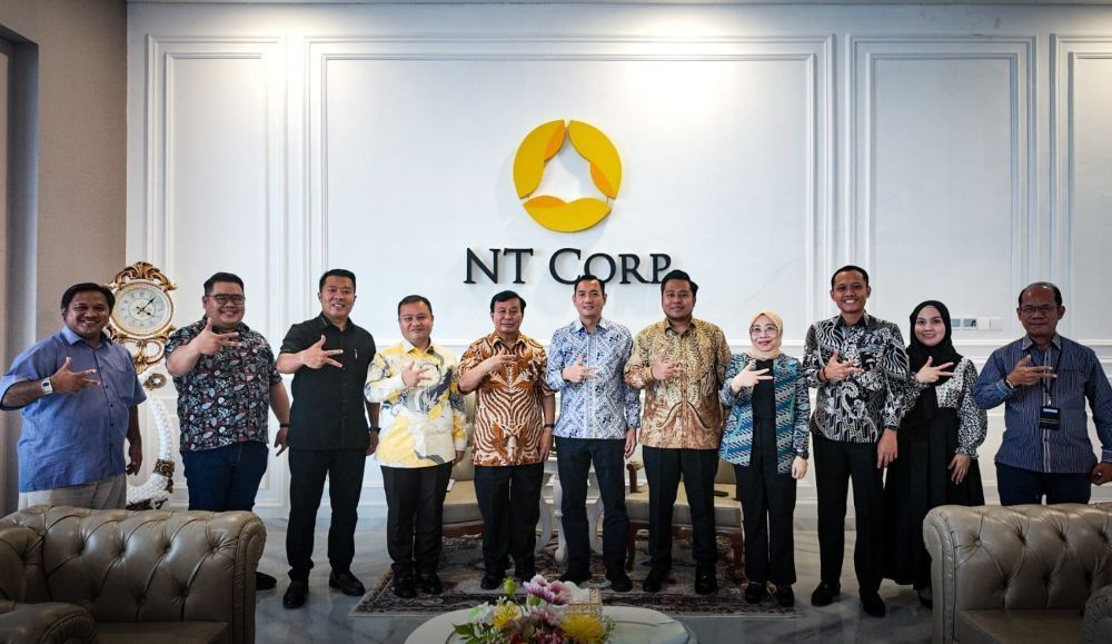 Ketua KPI Pusat, Ubaidillah, bersama sejumlah komisioner melakukan audiensi dengan Presiden Komisaris NT Corporation, Nurdin Tampubolon dan jajaran direksi Nusantara TV, di NT Tower, Pulomas Selatan, Kayu Putih, Jakarta Timur, pada Selasa, 7 Oktober 2025. 