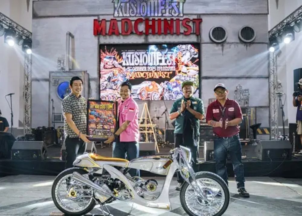 Karya modifikasi berbasis Honda Stylo 160 di ajang Kustomfest 2025. (Foto: Istimewa/Astra Honda)