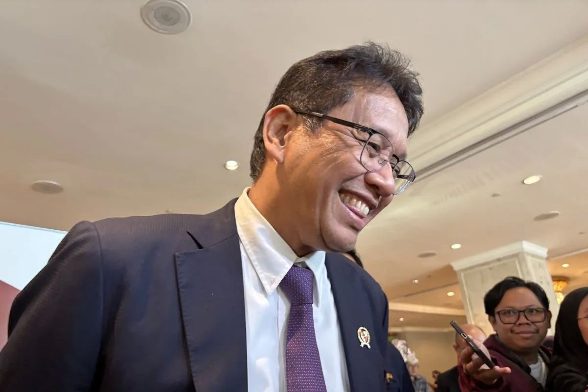 Menteri Keuangan Purbaya Yudhi Sadewa menjawab pertanyaan wartawan dalam wawancara cegat usai kegiatan &ldquo;Prasasti Luncheon Talk&rdquo; di Jakarta, Rabu (8/10/2025). <b>(ANTARA)</b>