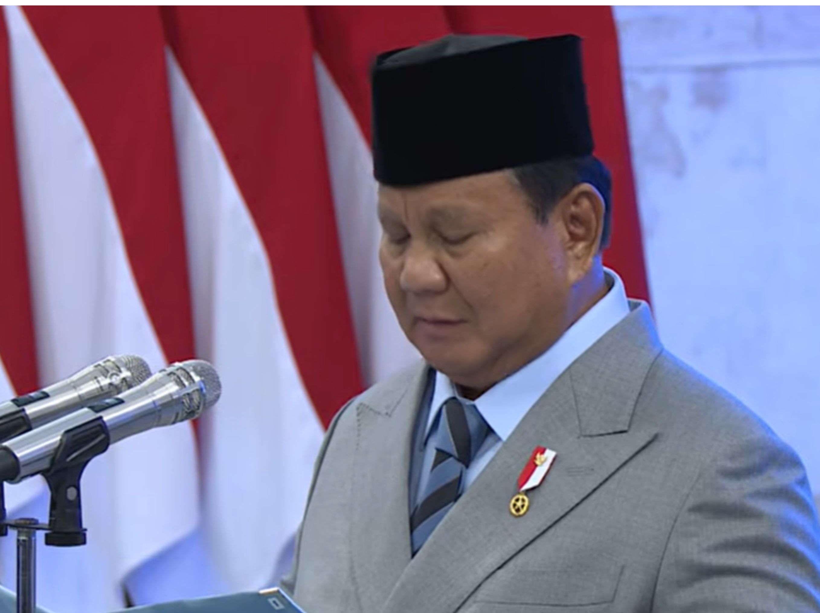 Presiden Prabowo melantik pejabat baru <b>(Youtube Sekretariat Presiden)</b>