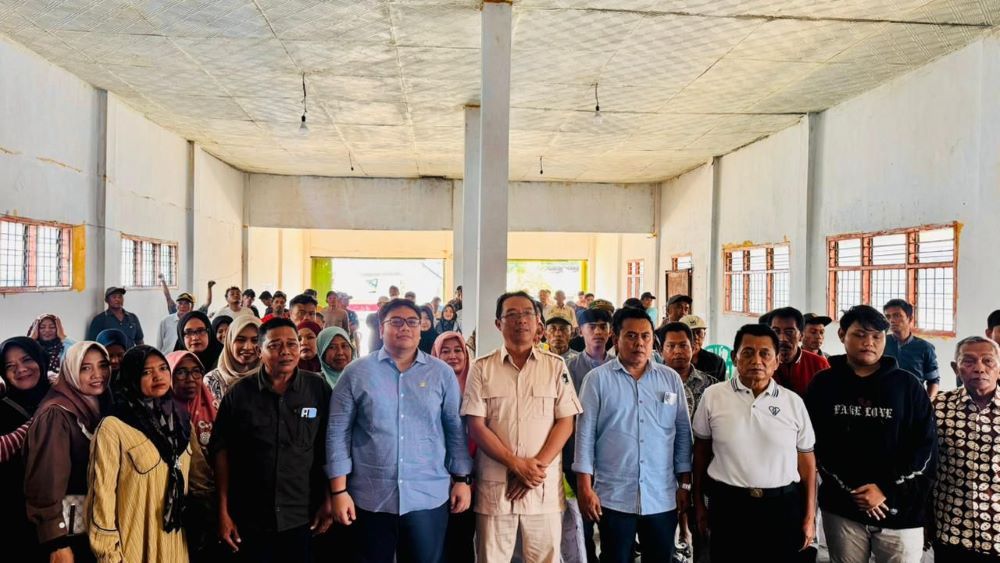 Anggota Komisi VI DPR Dapi Jember-Lumajang, Kawendra Lukistian hadir di tengah masyarakat, berdialog langsung dan menyerap berbagai aspirasi warga/Foto: Istimewa