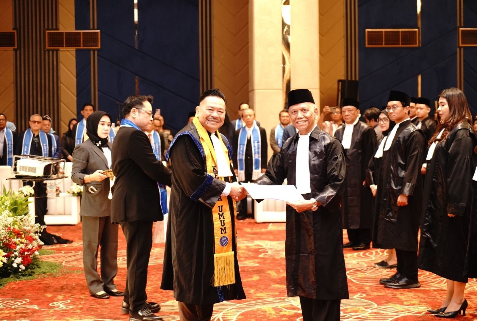 Pengangkatan calon advokat oleh Ketua Umum DPN Peradi Otto Hasibuan. 