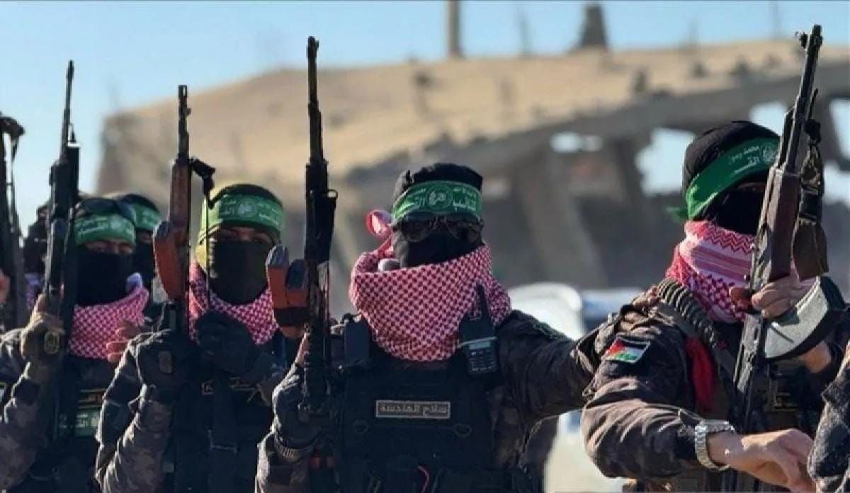 Arsip foto - Anggota pasukan Brigade Al-Qassam, sayap militer kelompok perlawanan Palestina, Hamas. ANTARA/Anadolu/as/am. <b>(Antara)</b>