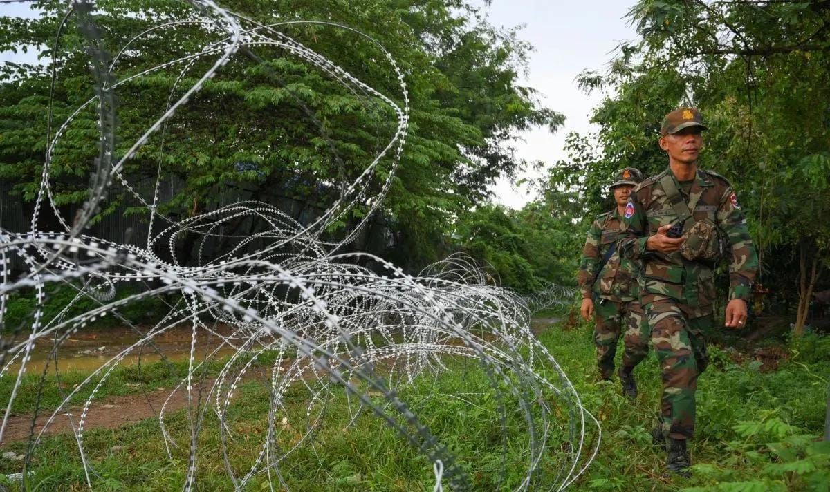 Arsip foto - Tentara Kamboja berjaga di kawasan perbatasan Prey Chan, Banteay Meanchey, Kamboja (29/8/2025). Meski gencatan senjata telah diberlakukan, penjagaan ketat tetap dilakukan. ANTARA FOTO/Aditya Pradana Putra/rwa. <b>(Antara)</b>
