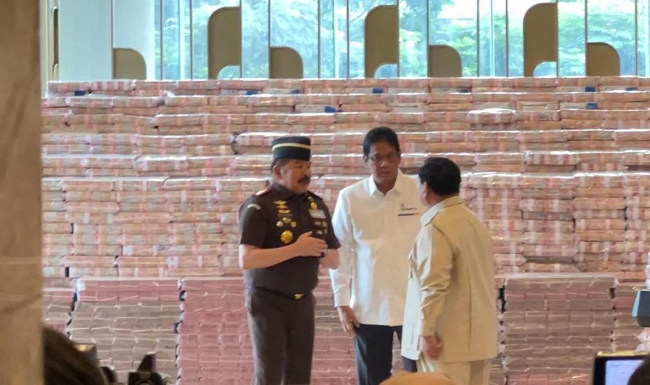 Penyerahan uang Rp13,25 triliun dari Kejagung ke Kemenkeu.  <b>(NTVNews.id)</b>