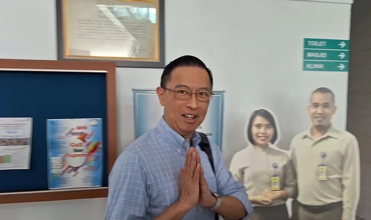 Mantan Menteri Perdagangan Thomas Trikasih Lembong alias Tom Lembong memenuhi undangan audiensi Komisi Yudisial (KY) di Jakarta, Selasa 21 Oktober 2025. (ANTARA/Fianda Sjofjan Rassat) <b>(Antara)</b>