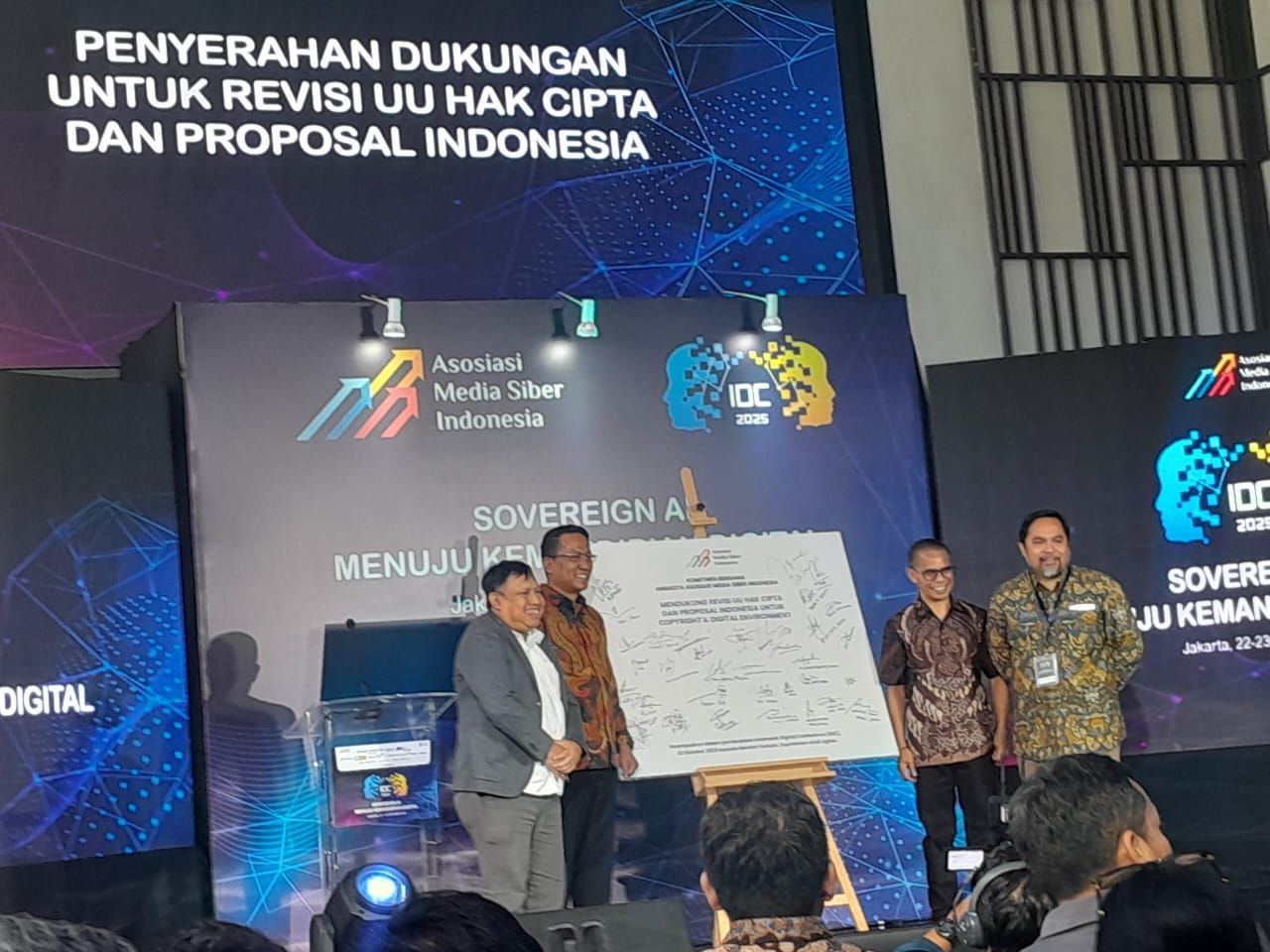 Indonesia Digital Conference (IDC) 2025 yang digelar Asosiasi Media Siber Indonesia (AMSI) <b>(NTVNews.id/ Adiansyah)</b>
