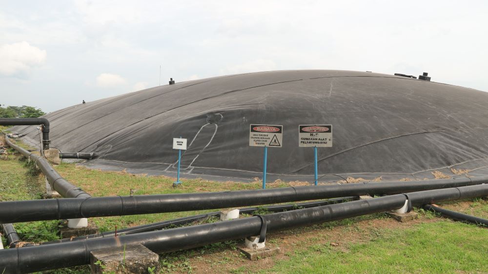 Kementerian ESDM gencar melakukan pengembangan pembangkit listrik tenaga sampah (PLTSa) atau waste to energy (WtE/PLTSa), teknologi Refuse Derived Fuel (RDF), biogas, serta pemanfaatan biomassa/ist