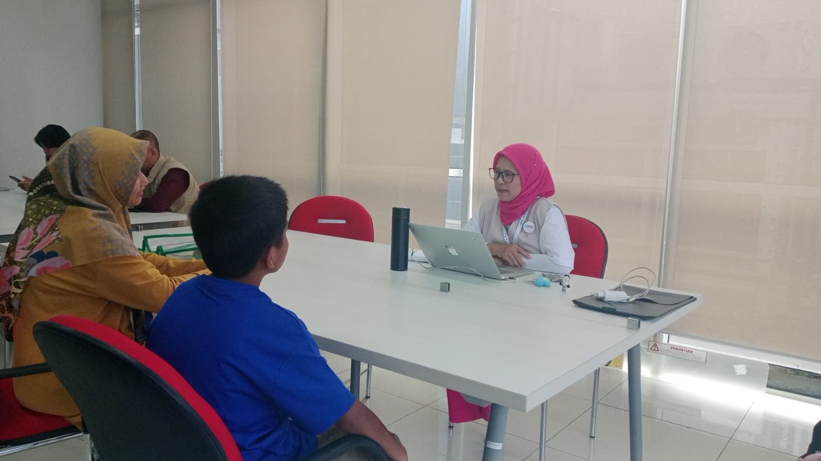 misi Perpusnas yang pertama adalah memperkuat budaya baca dan peningkatan kecakapan literasi masyarakat. Kedua, memperkuat perpustakaan digital dengan memanfaatkan teknologi terkini. Ketiga, meningkatkan kualitas pengelolaan perpustakaan sesuai standar. <b>(dok)</b>