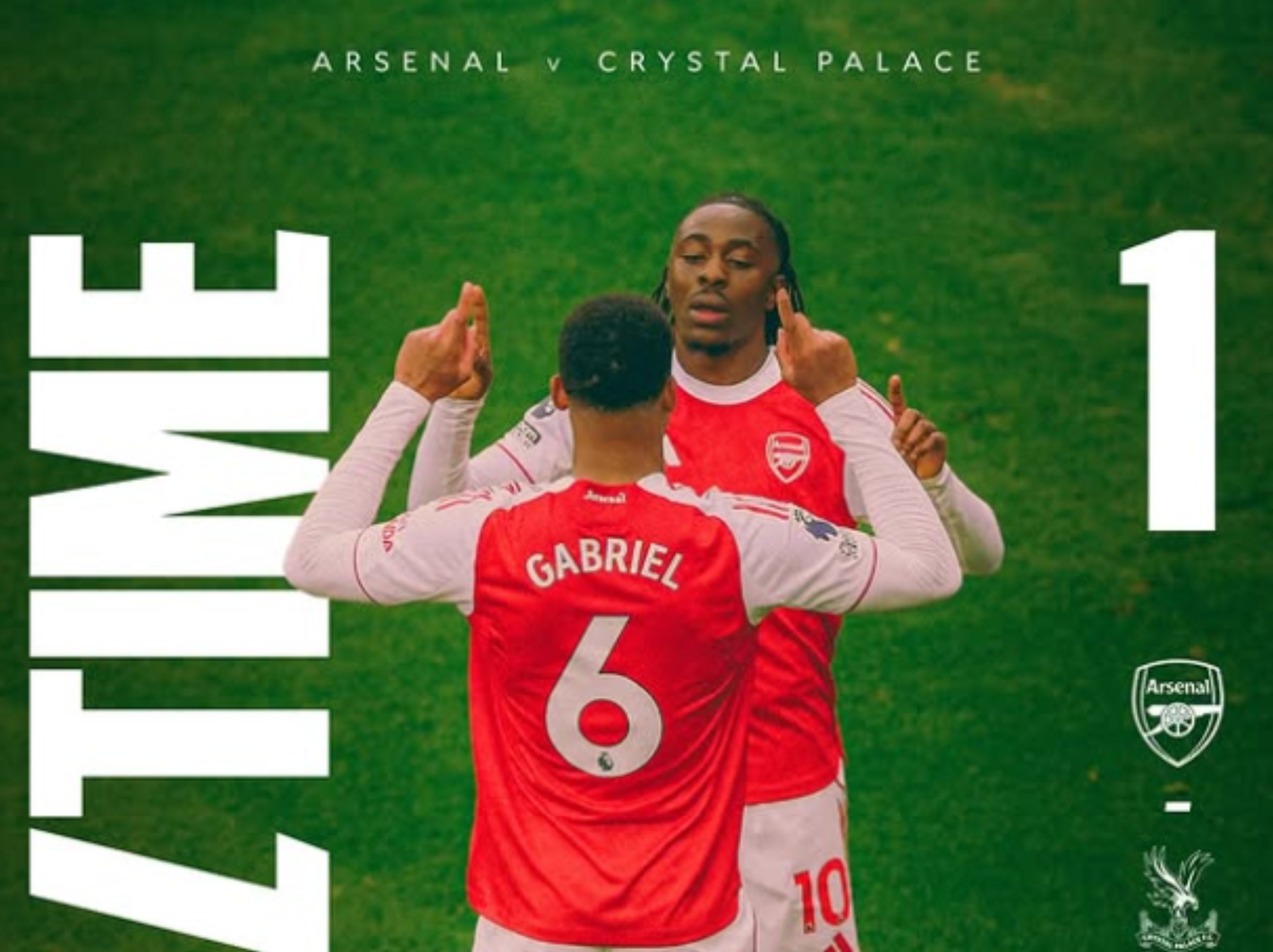 Gelandang Arsenal Eberechi Eze (kiri) melepaskan tendangan yang berbuah menjadi gol pada pertandingan Liga Inggris kontra Crystal Palace di Stadion Emirates, London, Minggu (26/10/2025) waktu setempat. (arsenal.com) <b>(dok arsenal)</b>
