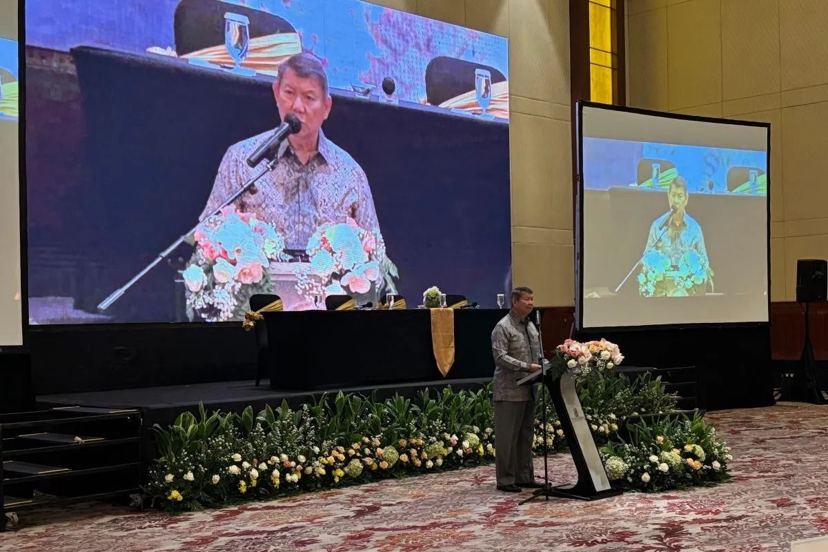 Utusan Khusus Presiden RI Bidang Energi dan Perubahan Iklim Hashim Djojohadikusumo dalam rapat koordinasi akhir jelang COP30 di Jakarta, Rabu, 29 Oktober 2025.  <b>(ANTARA/Prisca Triferna)</b>