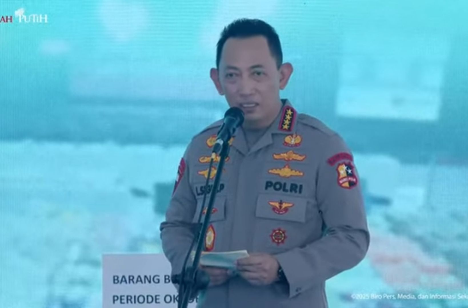 Kapolri Jenderal Listyo Sigit Prabowo saat berpidato di acara pemusnahan barang bukti narkoba.  <b>(YouTube)</b>