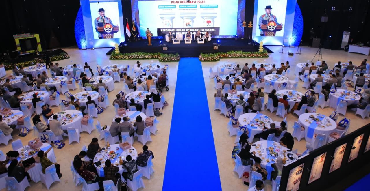 Sarasehan yang digelar memperingati hari jadi ke-74 Humas Polri.