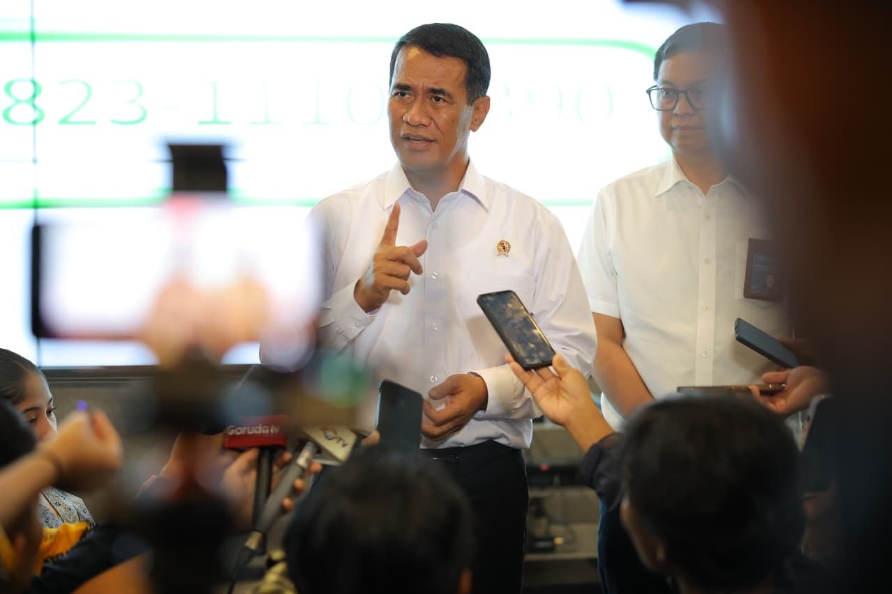 Menteri Pertanian (Mentan) Andi Amran Sulaiman mengumumkan pencabutan izin terhadap 190 pengecer dan distributor pupuk yang terbukti tidak mematuhi aturan harga eceran tertinggi (HET).