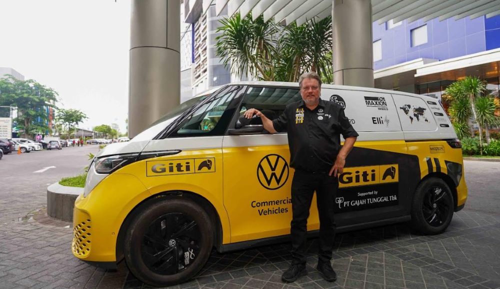 Rainer Zietlow disambut hangat oleh komunitas Volkswagen Surabaya dan para penggemar otomotif. (Foto: Istimewa)
